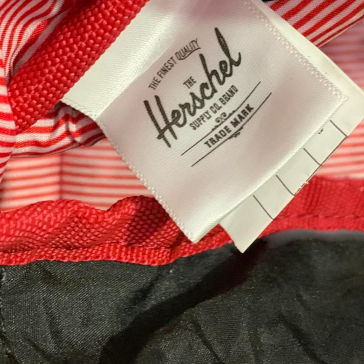 Herschel Supply Retreat Mid-Volume Urban Back Pack