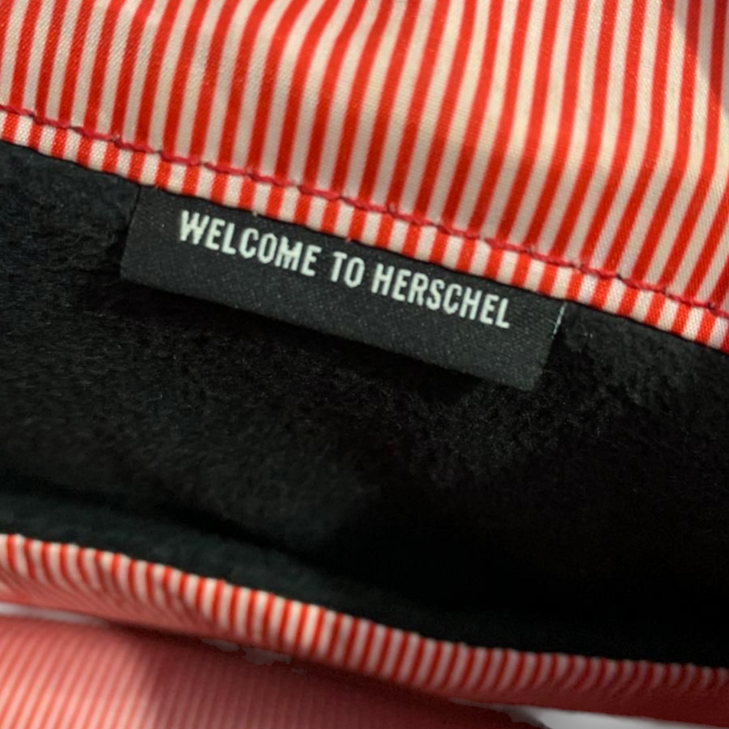 Herschel Supply Retreat Mid-Volume Urban Back Pack